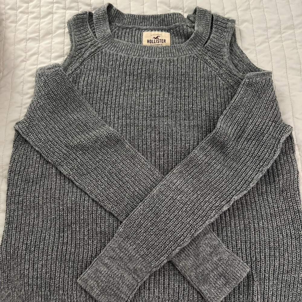 Hollister top